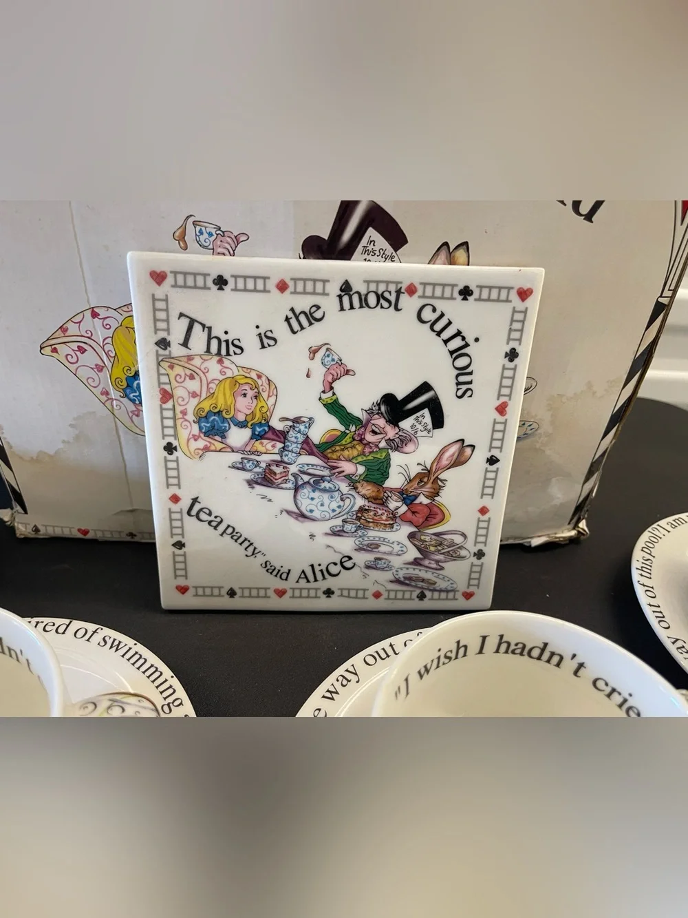 Paul Cardew Alice in Wonderland 12pc Tea Set For 4 Boxed